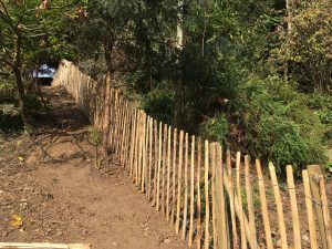 skakes and cleft chestnut fencing install